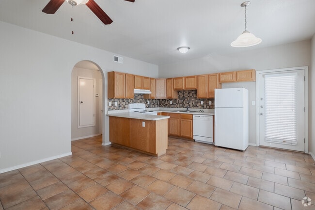 Classic - 2BR, 1BA - 822SF - Living Room