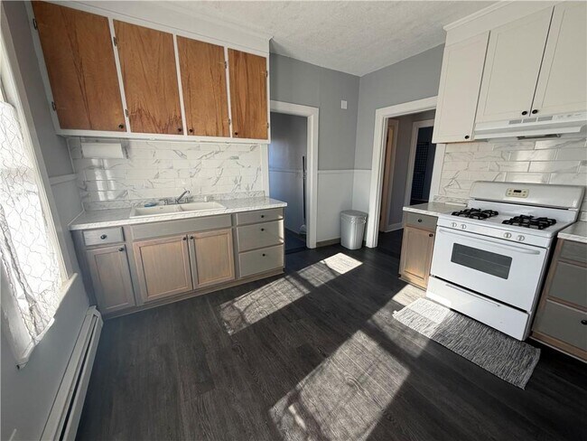 Photo - 112 High St Unit 2