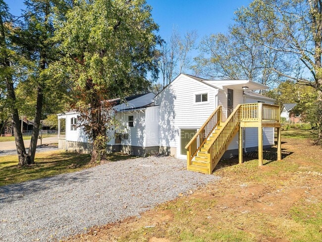 Photo - 1201 E 32nd St Unit B