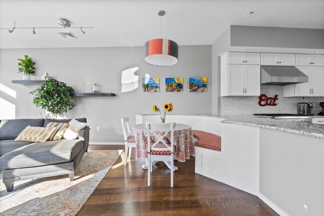 Photo - 133 Salem St Unidad PH