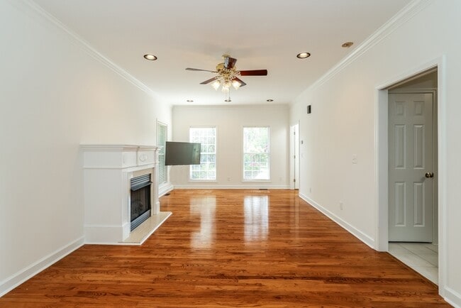 Photo - 110 Overhill Dr