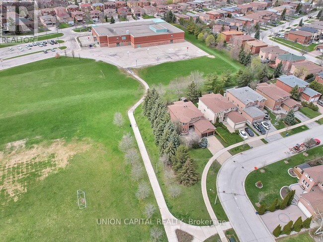 Photo - 11 Coldstream Crescent