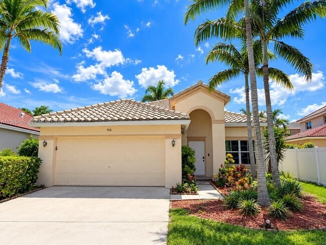 908 Tanglewood Cir