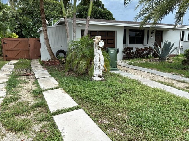 1561 NW 8th Terrace