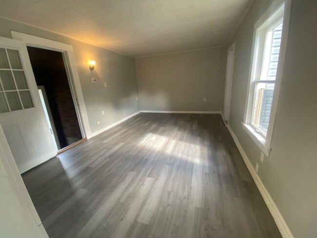 Building Photo - 844 W Highland Ave Unit 3