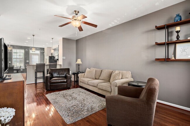 4527 Foster Ave
