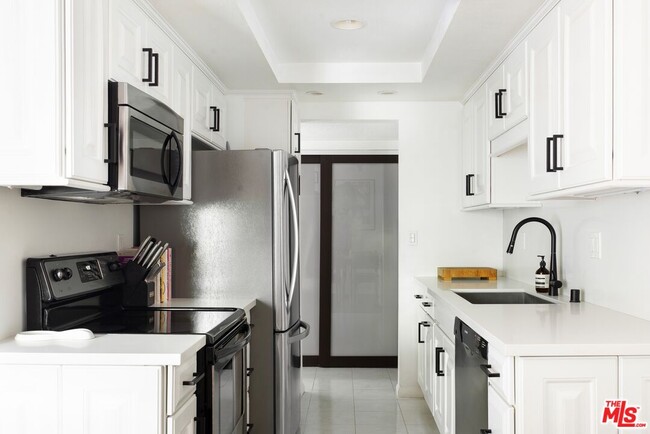 Photo - 1131 Alta Loma Rd