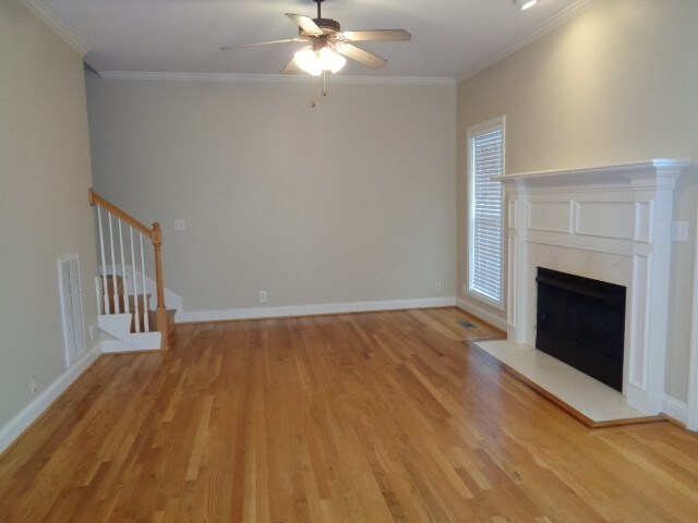 Photo - 2406 Adelaide Dr