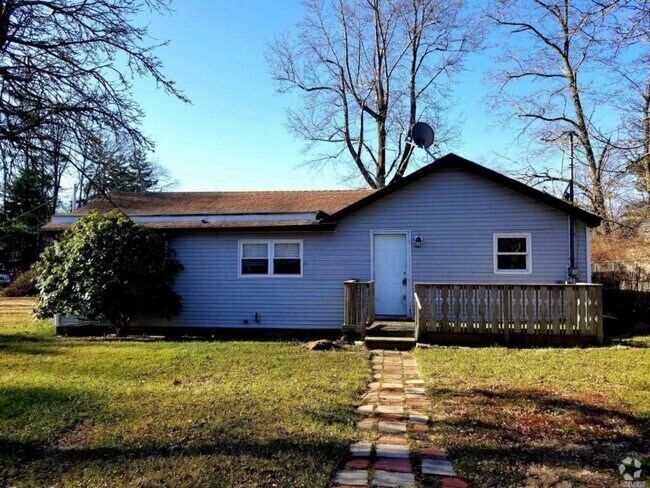 Building Photo - 112 Locust Dr Rental