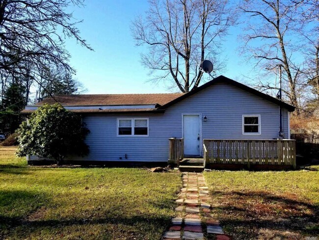 Photo - 112 Locust Dr House