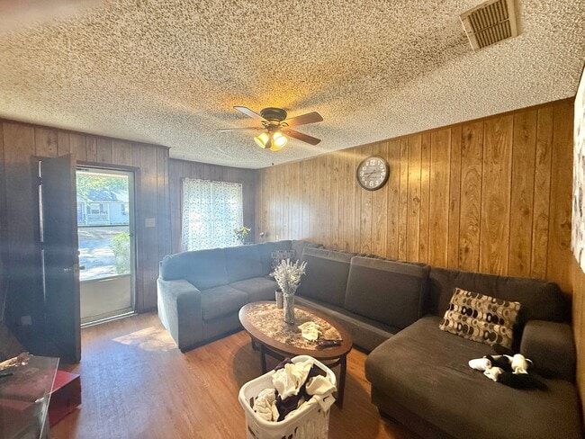 Photo - 12402 Gentry St Unidad 228