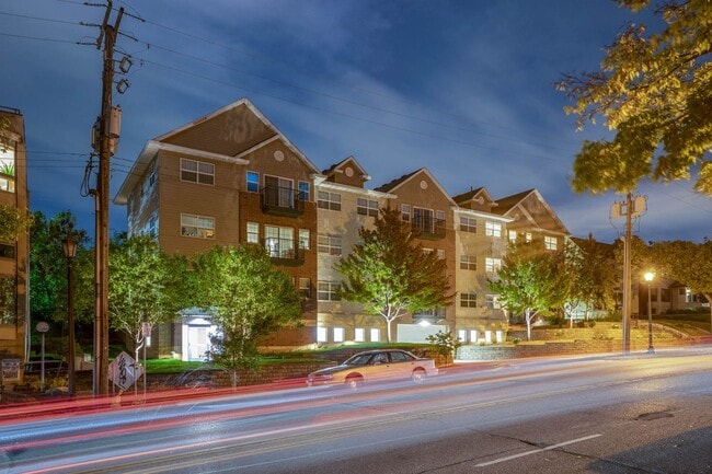 Building Photo - Wedgewood Apartments