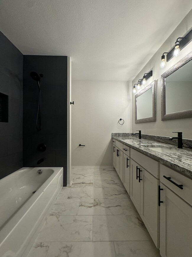 Building Photo - 714 McClenny Dr Rental
