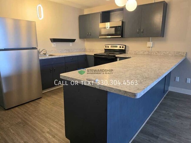 Building Photo - 2331 E Market St Unit 306