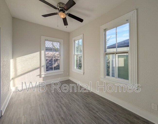 Photo - 451 E 1st St