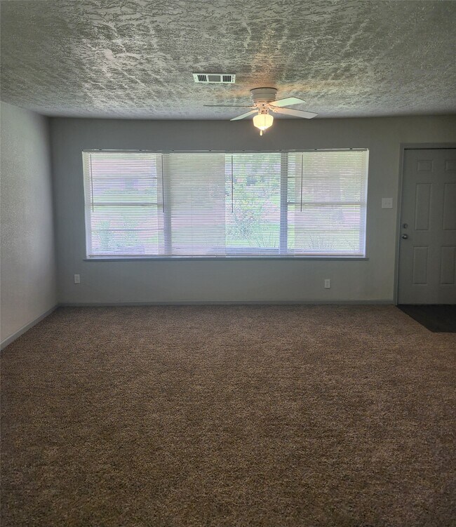 Photo - 5244 Enyart St