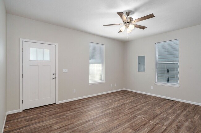 Photo - 319 S Florence Ave