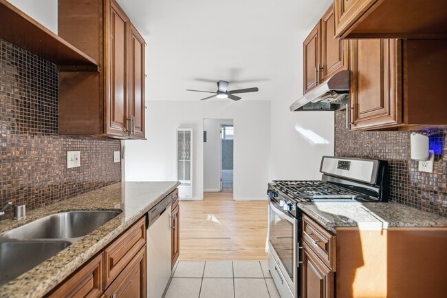14616 Magnolia Blvd