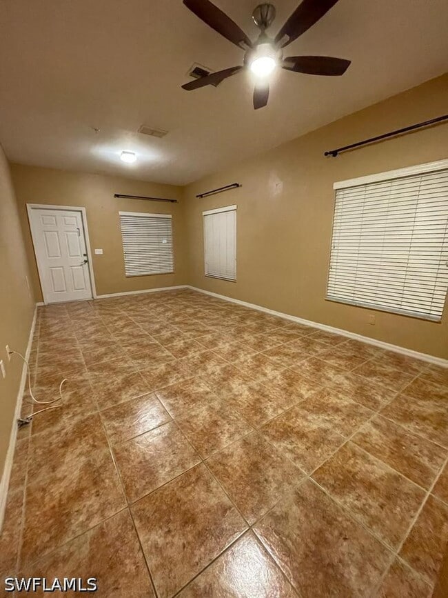 3265 Amanda Ln