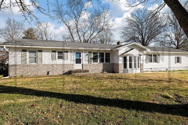 Building Photo - 5812 West Byp