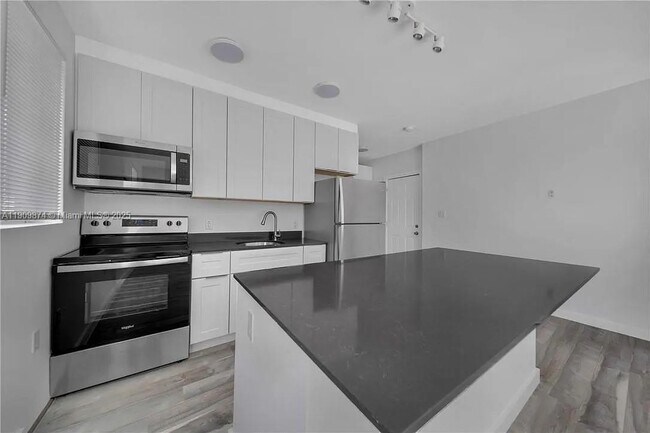 Photo - 1036 SW 5th St Unit 1