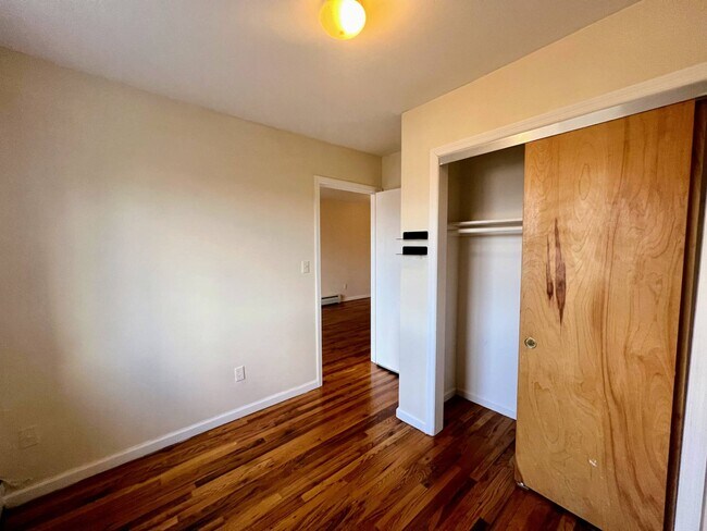 Photo - 71-28 66th St