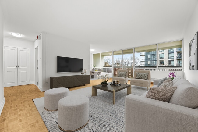 Large, Bright, Renovated 3 BD in PRIME Etobicoke! - Large, Bright, Renovated 3 BD in PRIME Etobicoke! Unit 3 BD