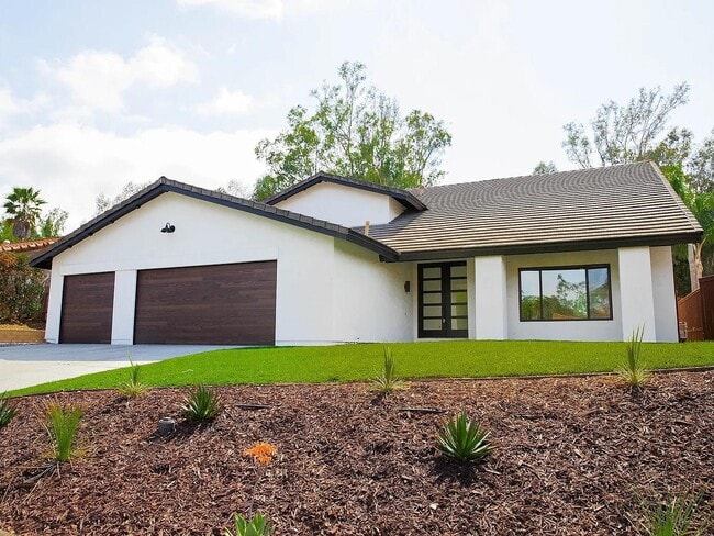 Building Photo - 1364 Pillsbury Ln