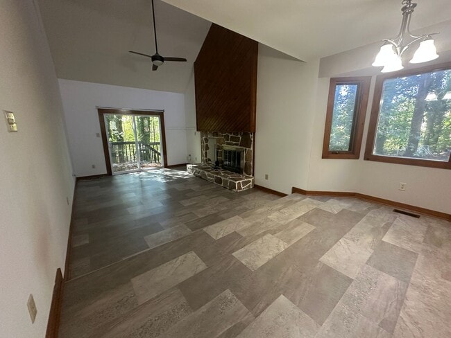 Photo - 5652 Thea Ln Unidad A