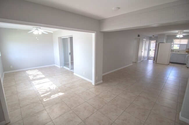 Sala de estar - 6721 E McDowell Rd Unidad 309E
