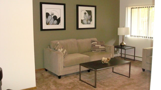 Photo - Pinery Woods Apartments