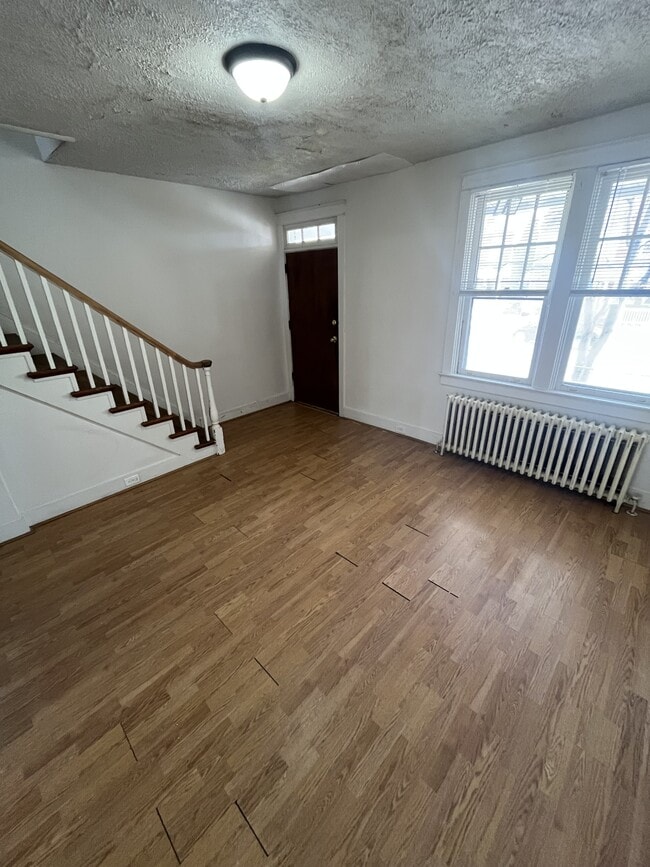 Photo - 450 New Dorwart St