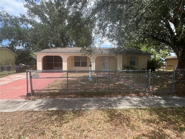 Building Photo - 8250 Lombra Ave