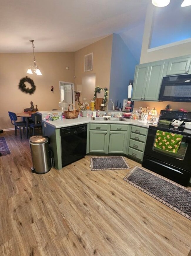 Photo - Beautiful 3 Bedroom Home In Jacksonville!