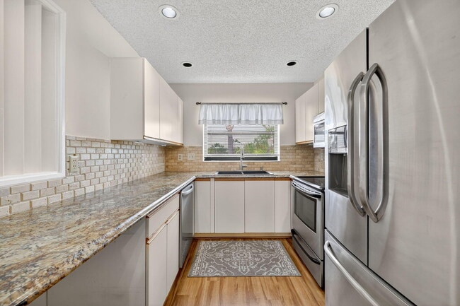 Photo - 6101 SE Landing Way Unit 11