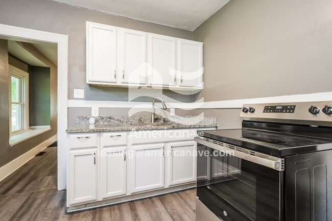 1706 Fremont St