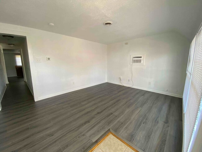 Photo - 13-15 Anderson St Unit 15B