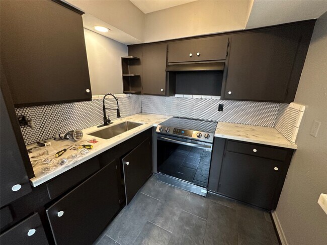 Photo - 1906 Binz St Unit 3