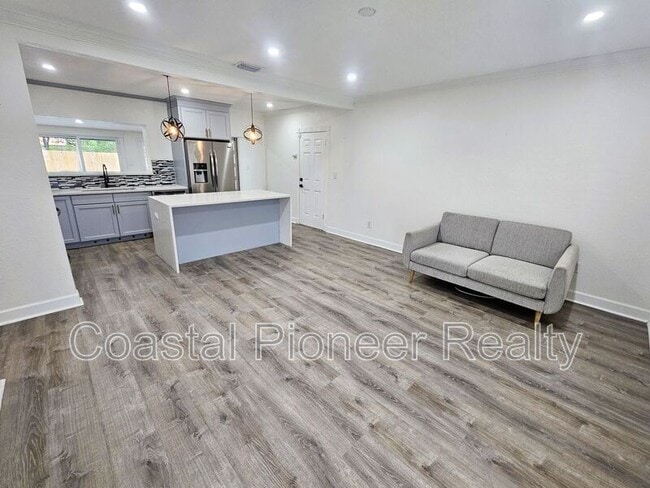 Photo - 3912 W Bay View Ave