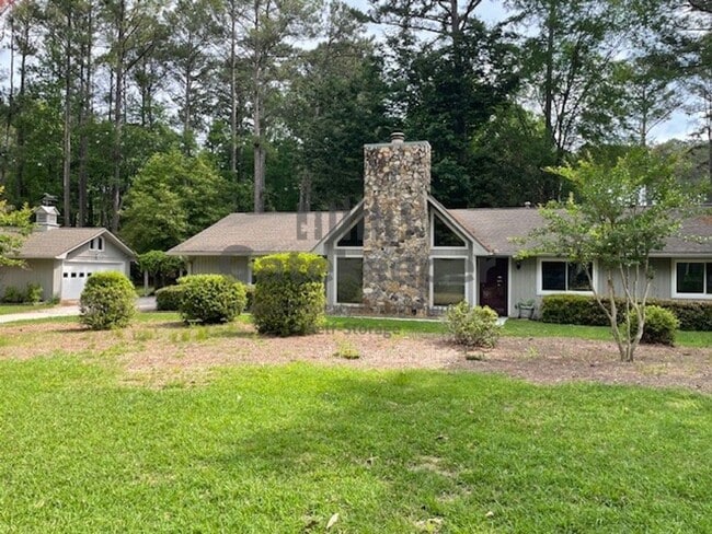 Building Photo - 100 Sandown Dr