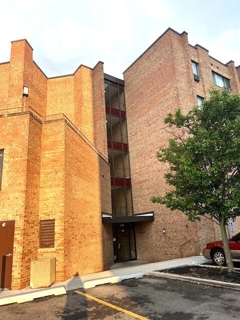 Photo - 5348 N Cumberland Ave Unidad 204 Rental