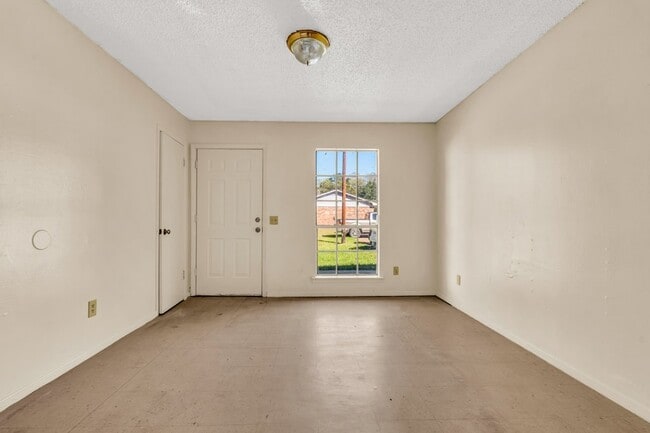 Photo - 95 Cottrell St Unidad 8