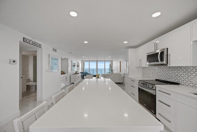 Building Photo - 900 Ocean Dr Unit 504 Rental