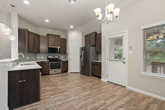 Photo - Beautiful 3 bedroom, 2 bathroom home in Hills of Bear Creek!!!