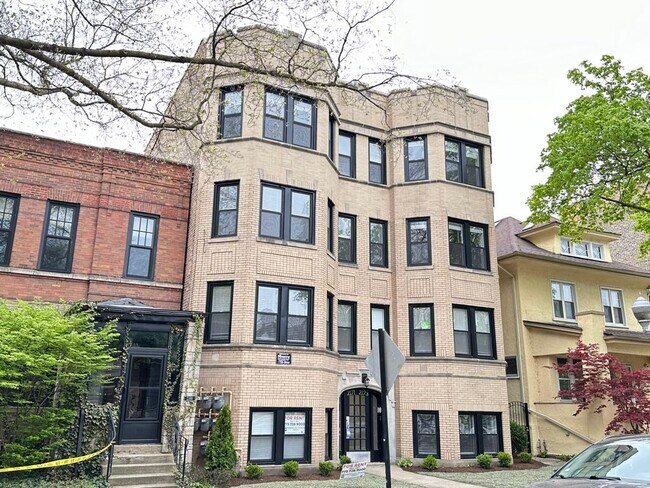 Photo - 2149 W Wilson Ave Unit J03P