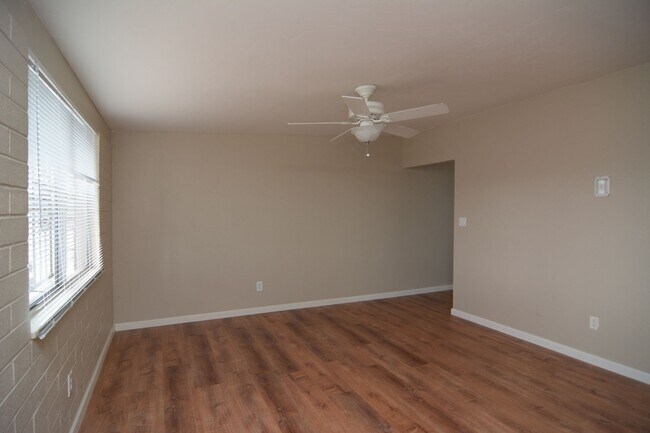 Photo - Charming 3 Bedroom 2 Bath Home! South Tucs...