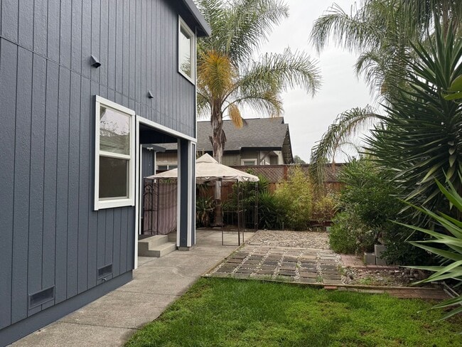 Photo - Beautiful Home Near Golf Course!! Brand ne...