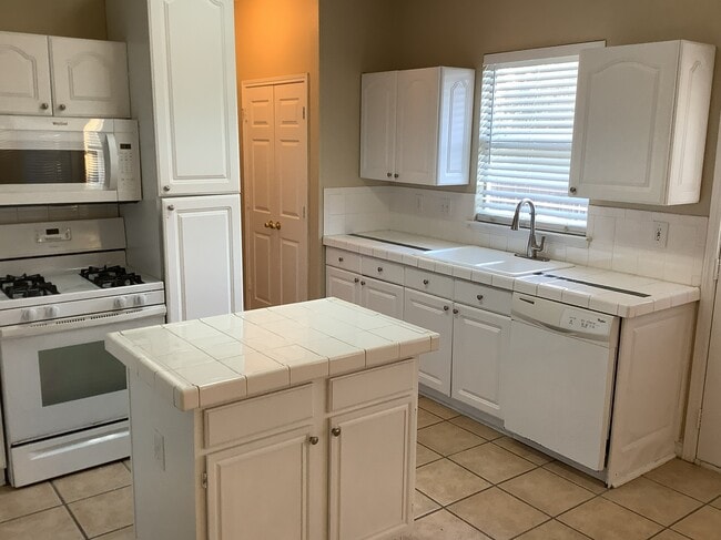 Photo - 1213 Calvert Dr