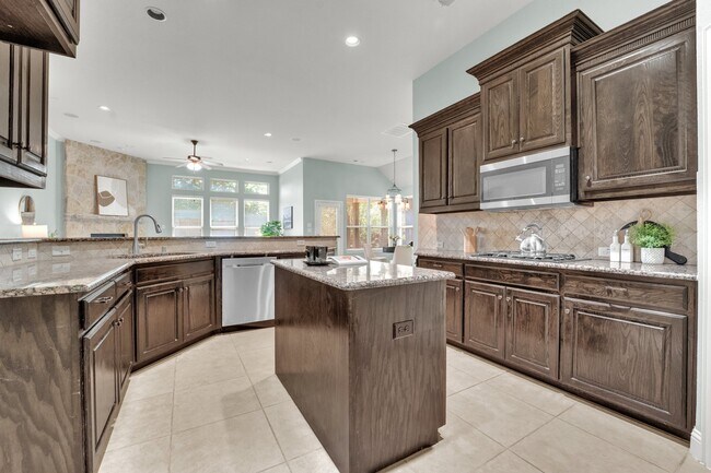 Photo - 444 Wildwood Dr