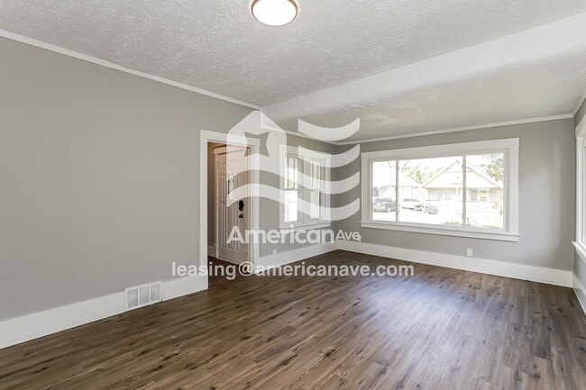 Photo - 2859 Corby St